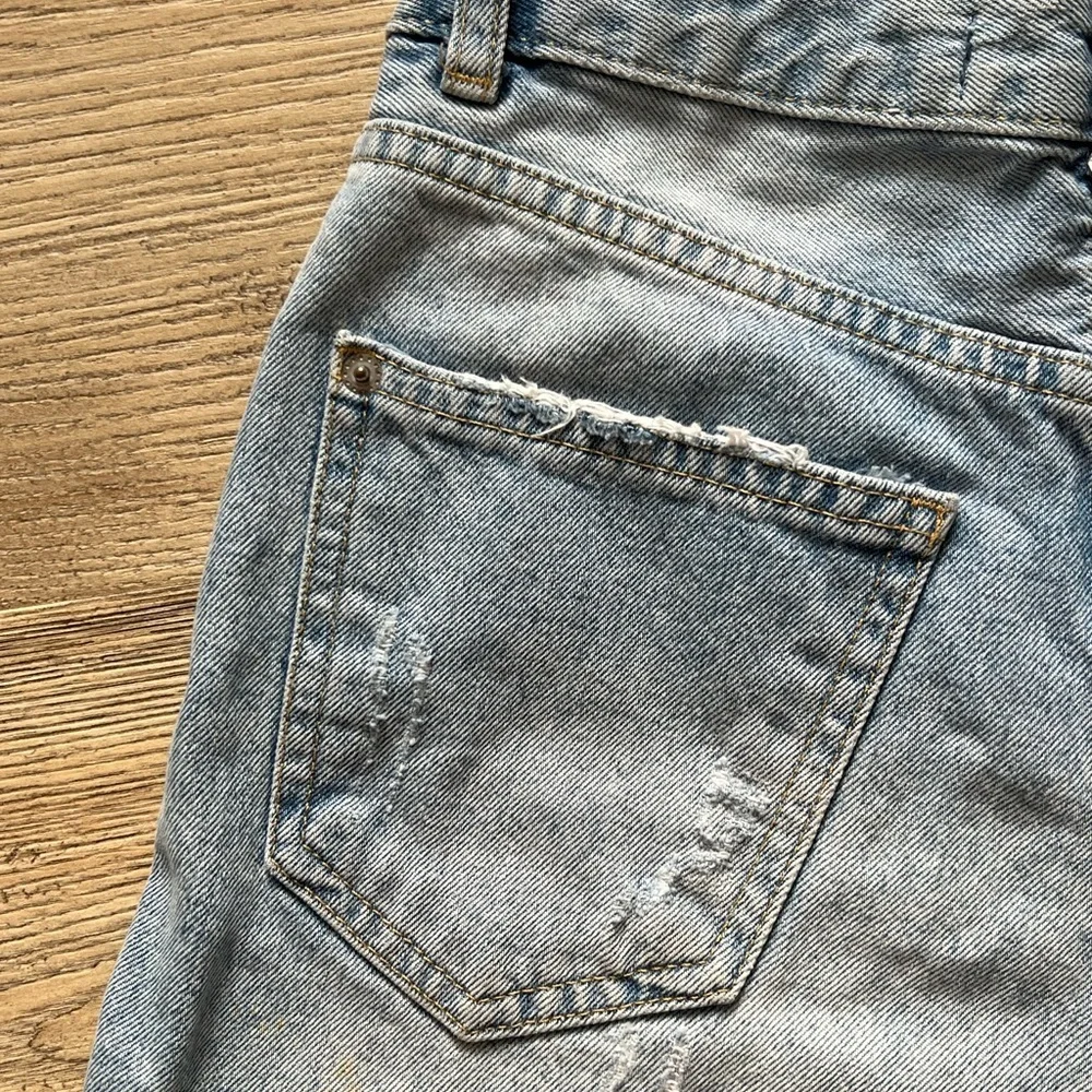 Stradivarius Light Blue‎ Distressed Jean Shorts with Red Accents